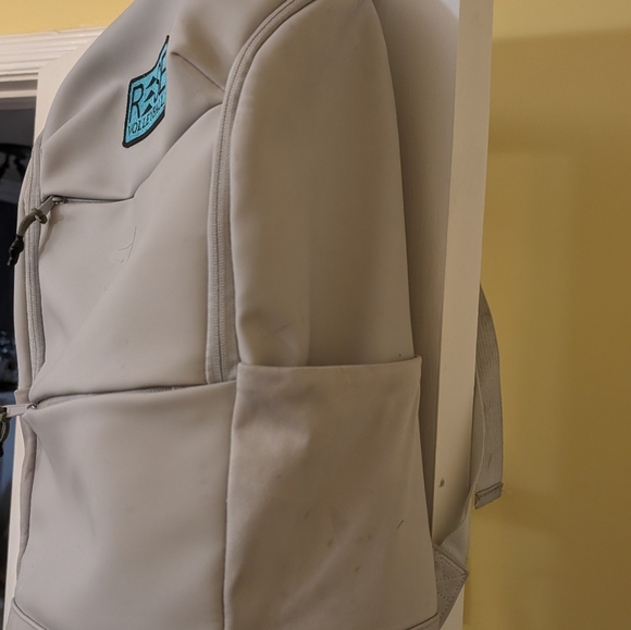 Gymshark Backpack - Picture 4 of 14